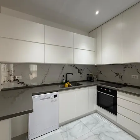 Luxury Garden Building 17th Floor Apartment