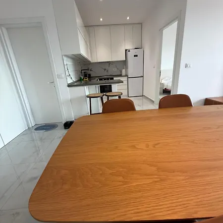 Luxury Garden Building 17th Floor Apartman Tirana